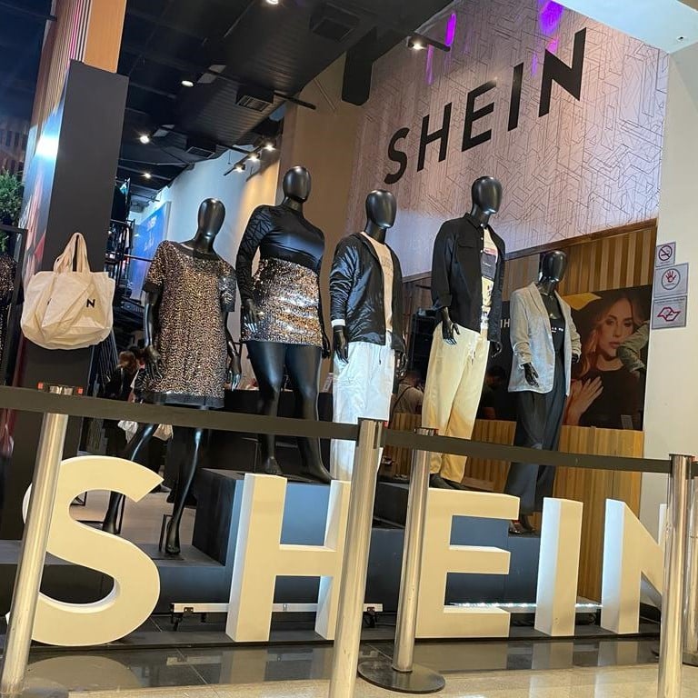 Stores Similar to H&M for Fashionable and Affordable Clothing 5 Stores Similar to H&M for Fashionable and Affordable Clothing