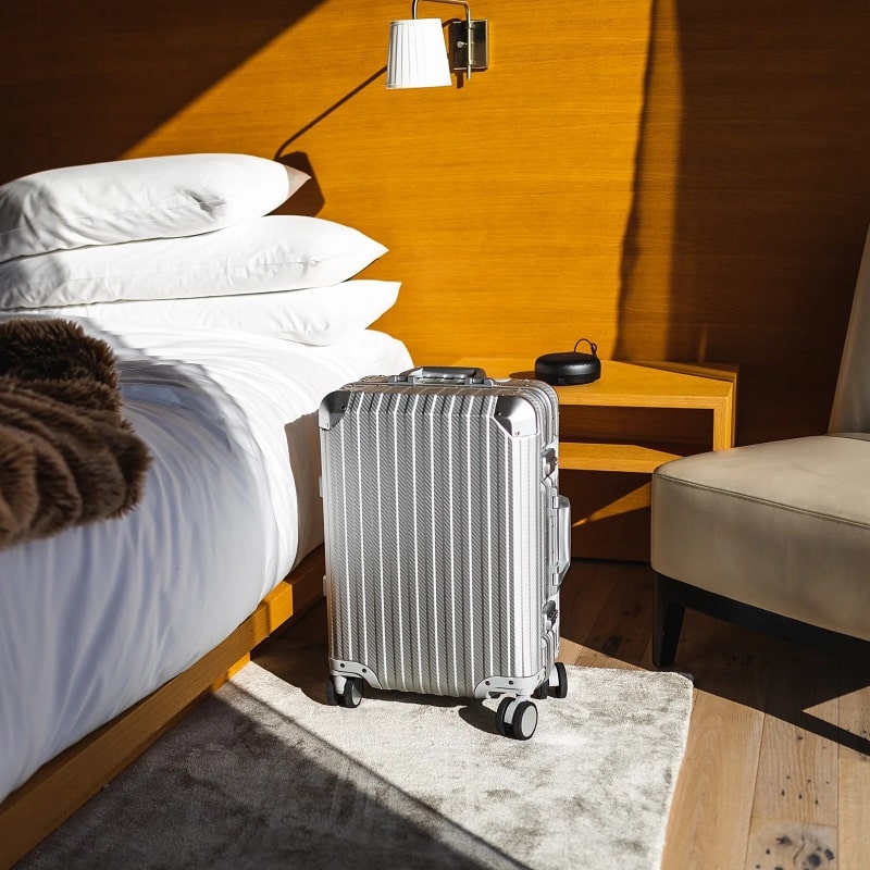 MVST Select Trek Aluminum Suitcase Review